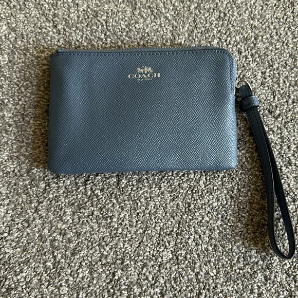 Corner Zip Wristlet - Picture 2 of 4